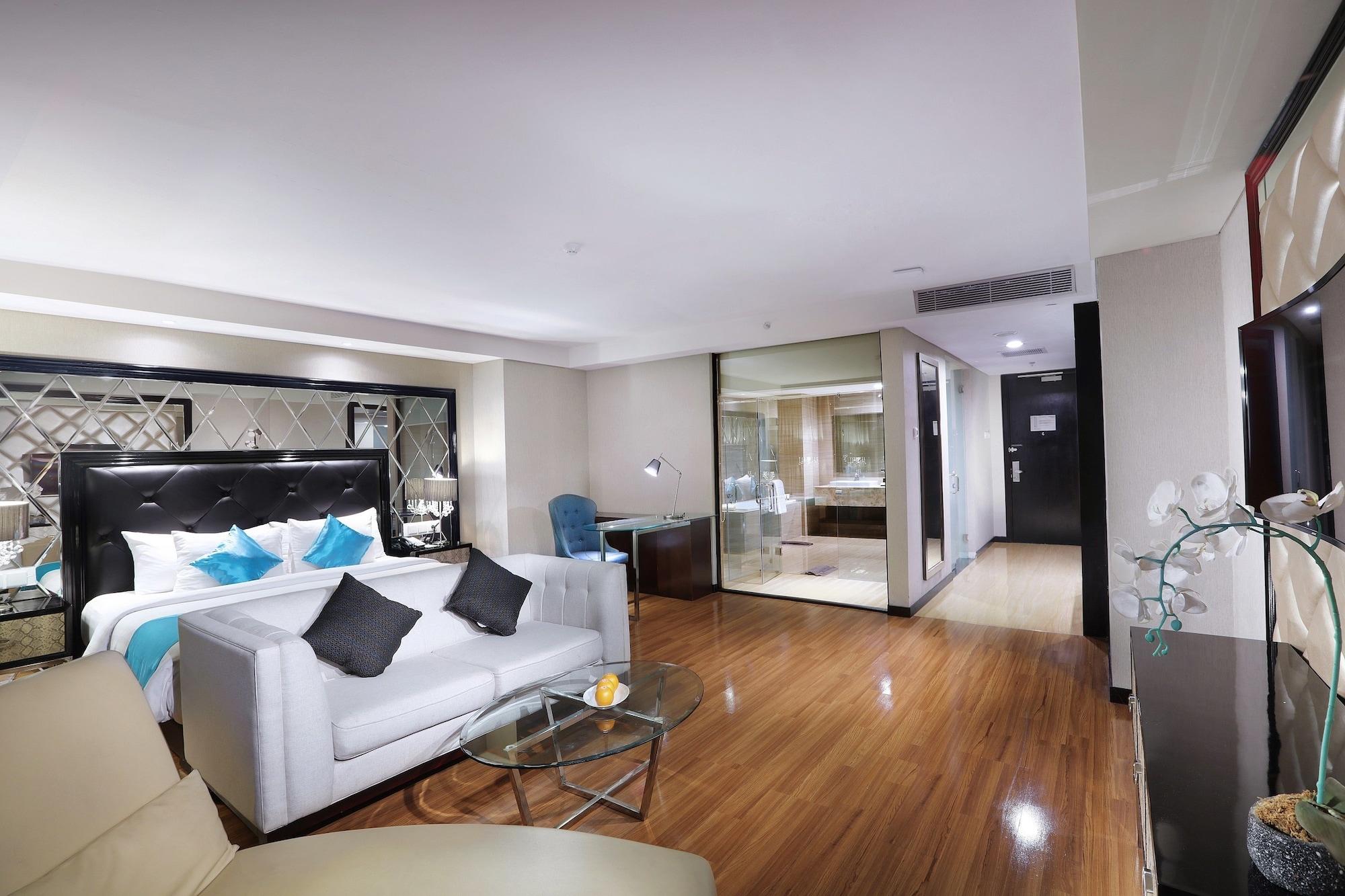 The Alana Hotel & Convention Center Solo By Aston Exterior foto