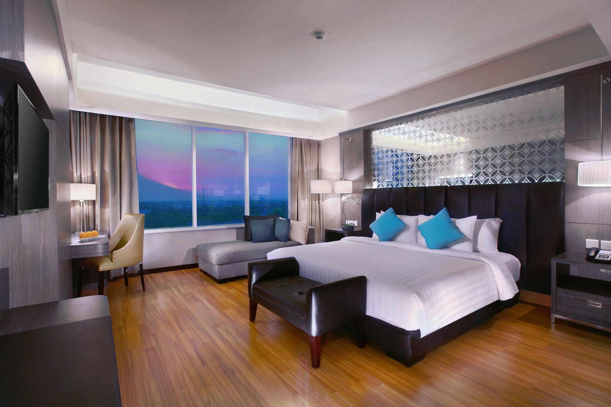 The Alana Hotel & Convention Center Solo By Aston Exterior foto