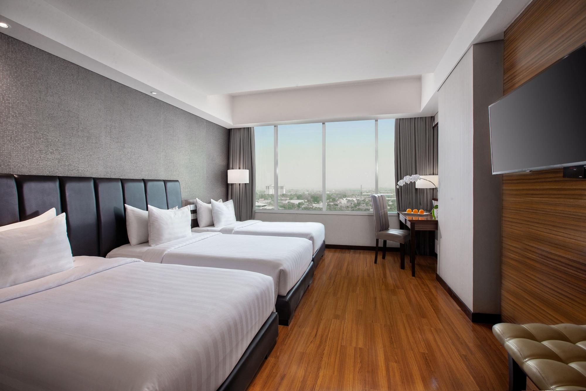 The Alana Hotel & Convention Center Solo By Aston Exterior foto