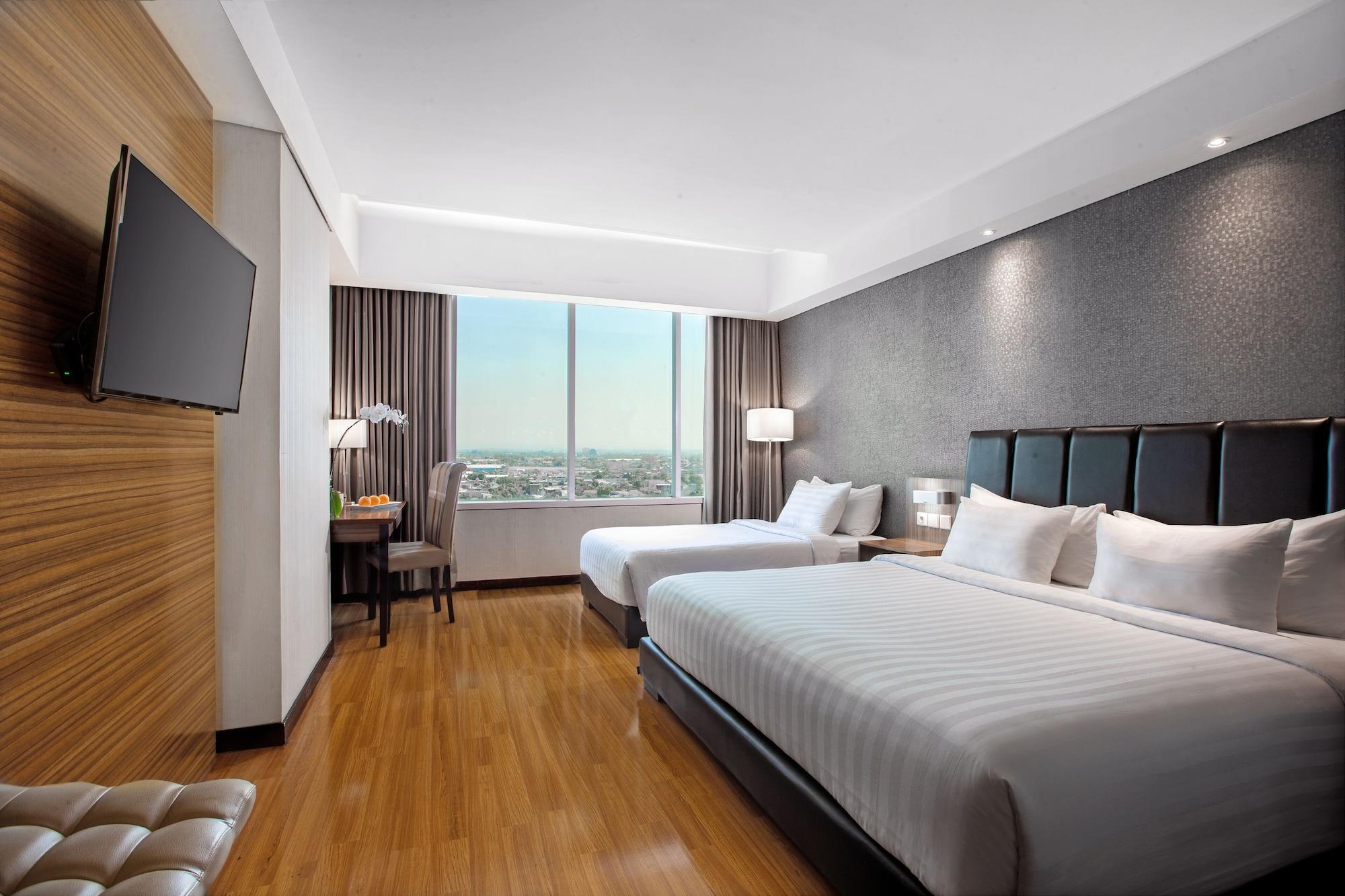 The Alana Hotel & Convention Center Solo By Aston Exterior foto