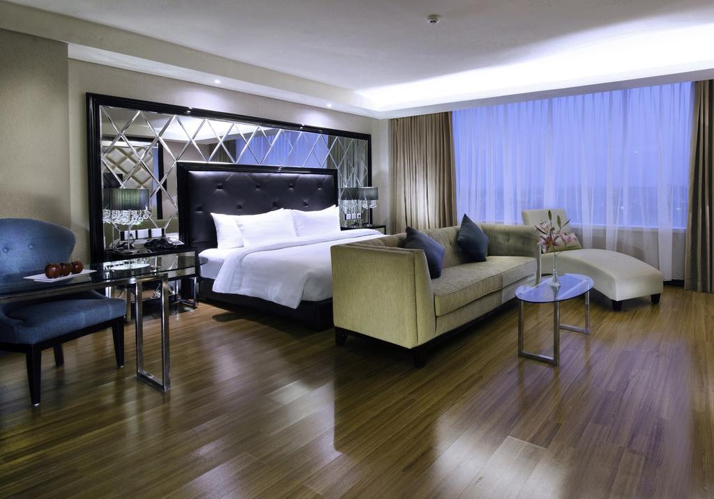 The Alana Hotel & Convention Center Solo By Aston Exterior foto