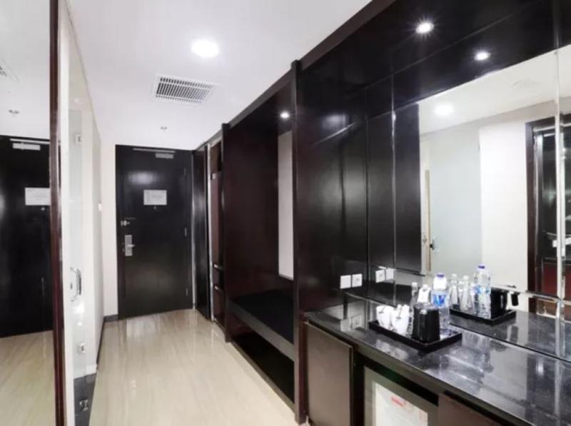 The Alana Hotel & Convention Center Solo By Aston Exterior foto